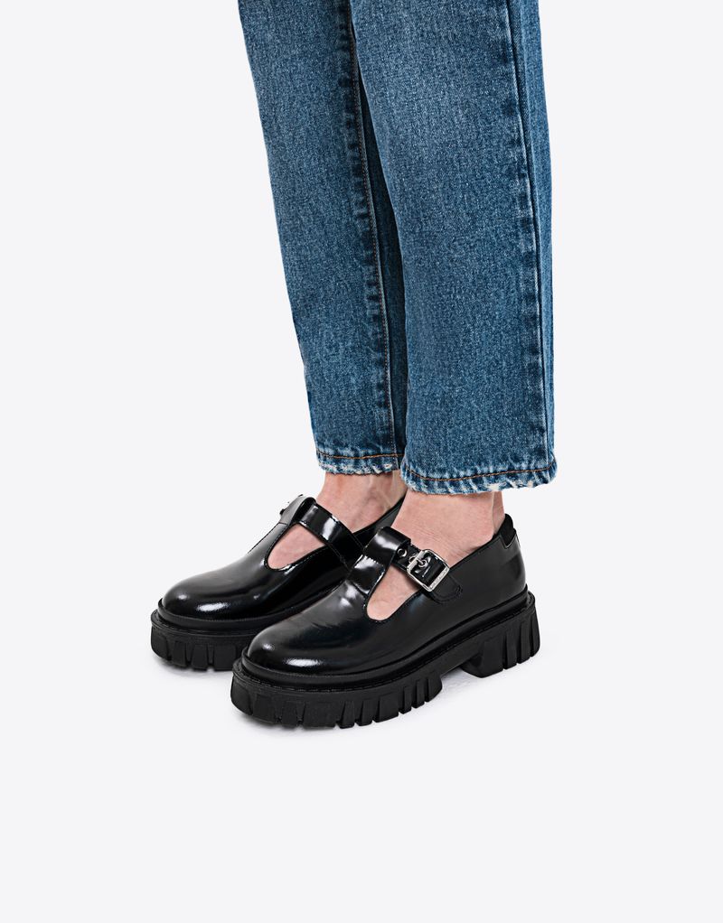 ZAPATO-AMAL